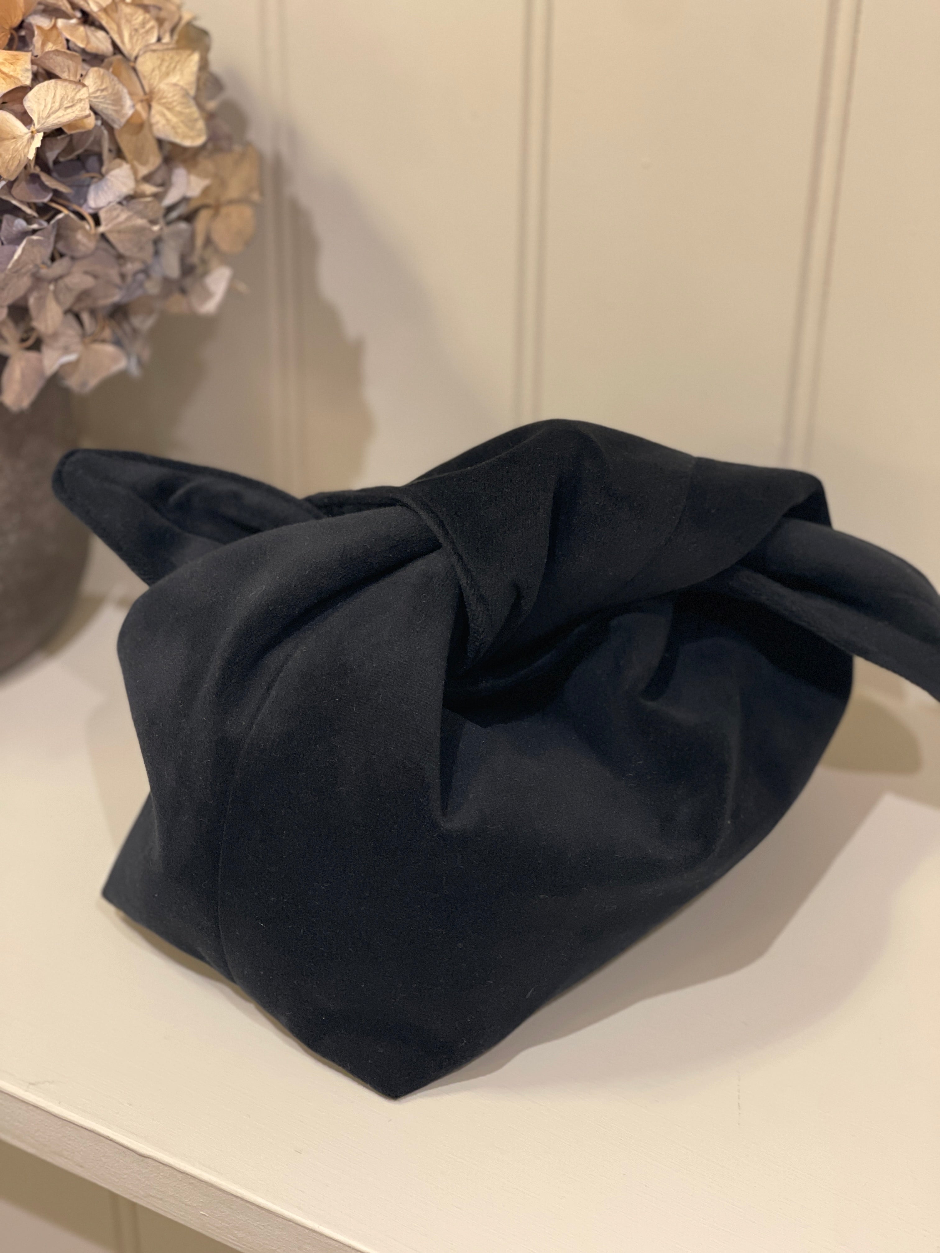 The Black Velvet Kiss Clutch Bag
