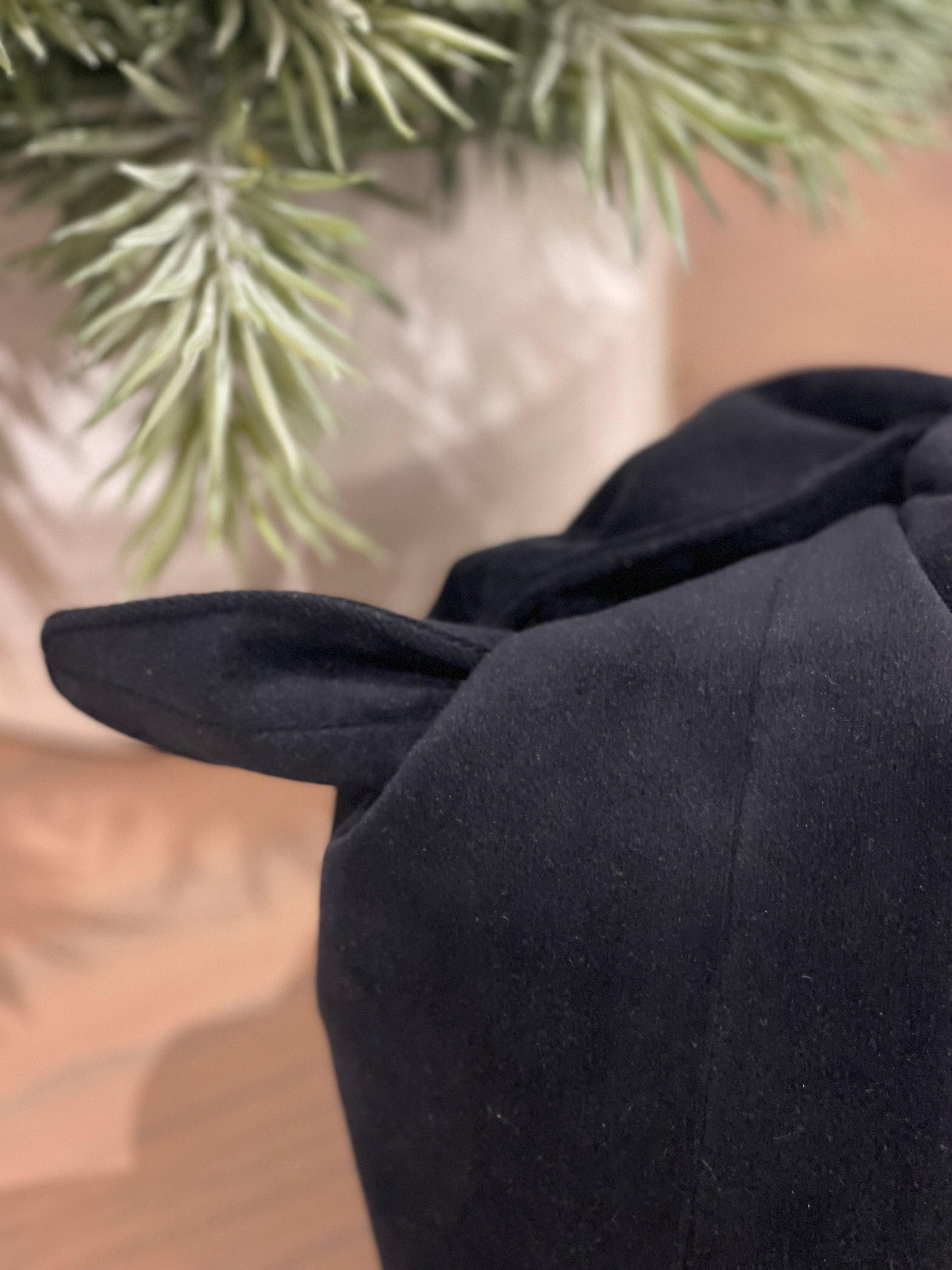 The Black Velvet Kiss Clutch Bag