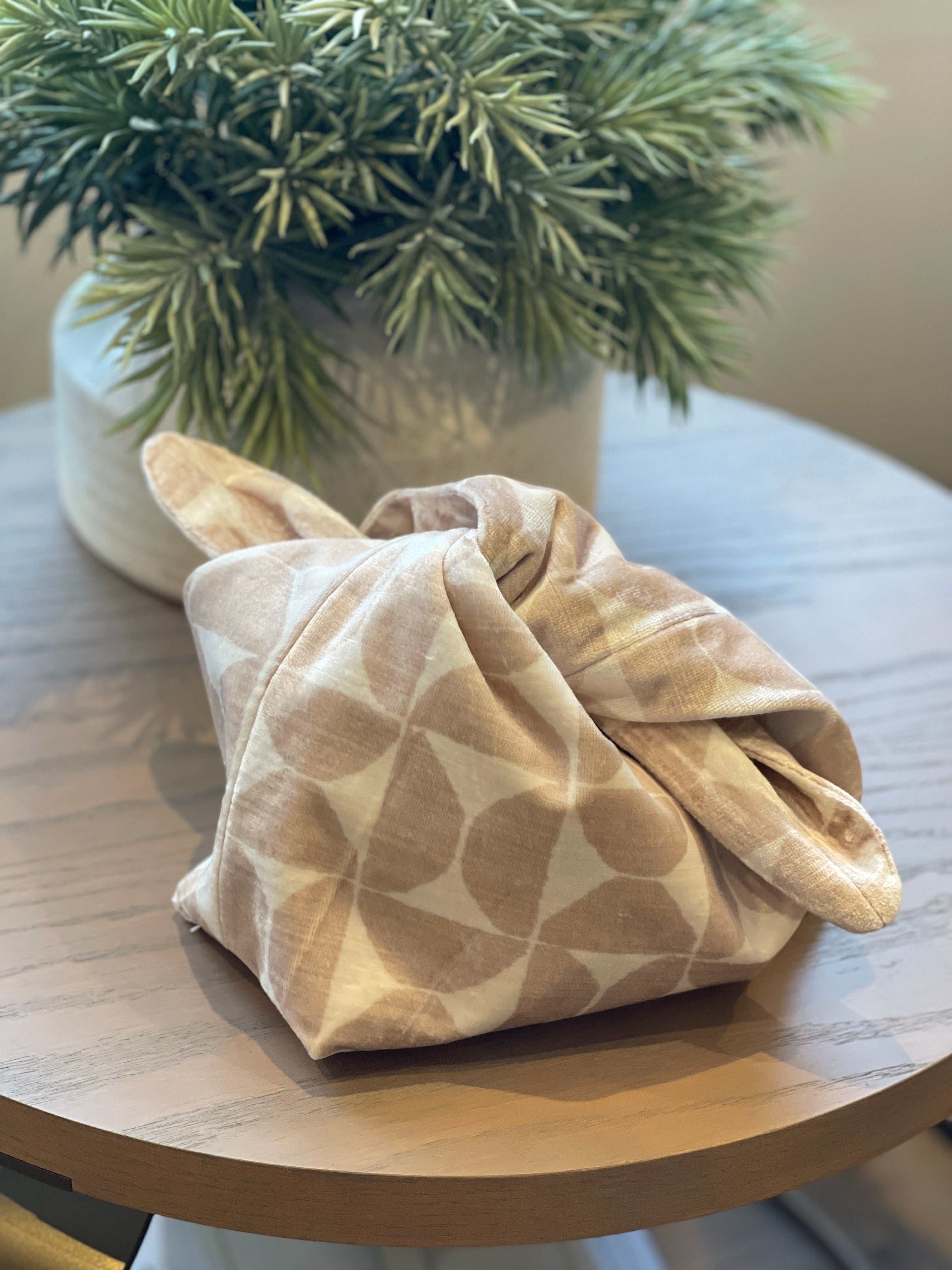 The Lover Velvet Kiss Clutch Bag