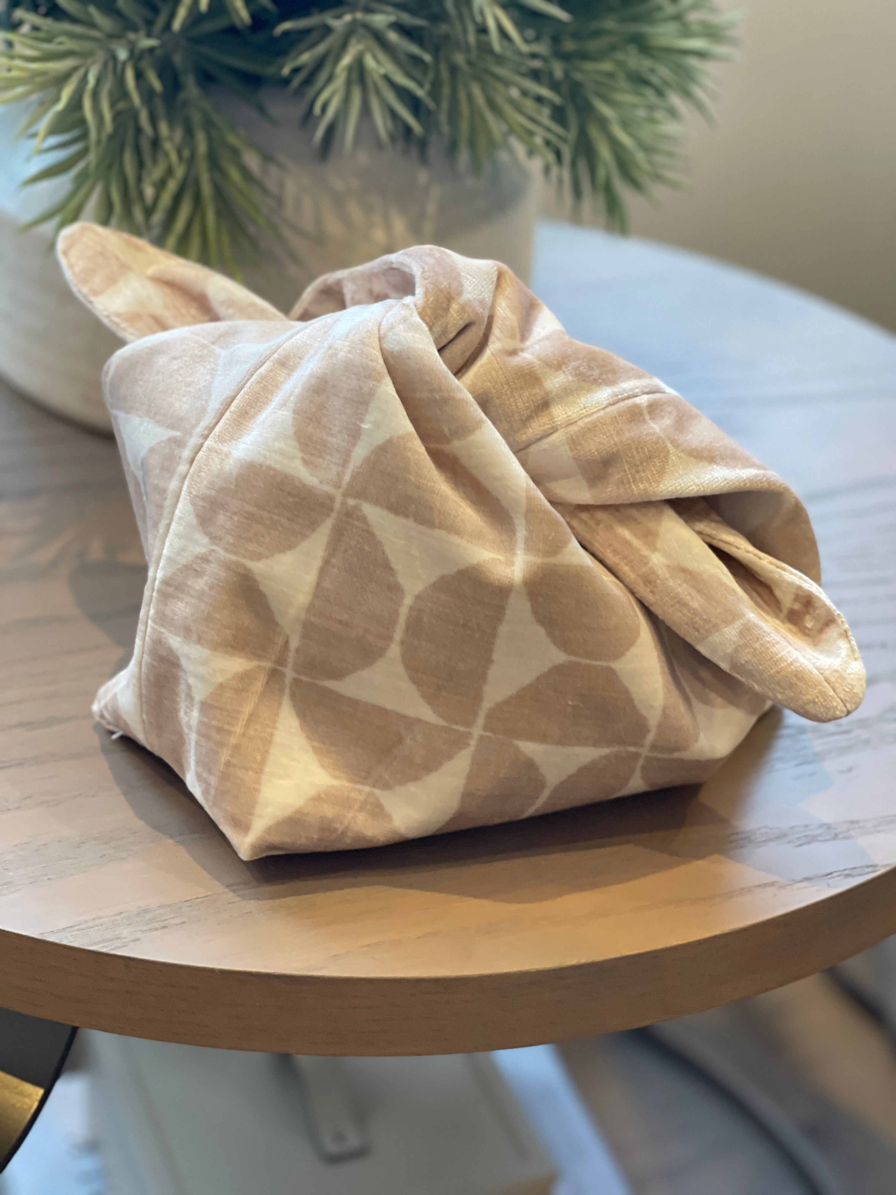 The Lover Velvet Kiss Clutch Bag